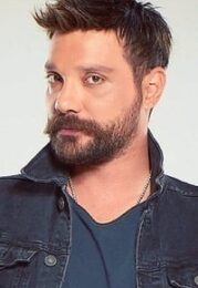 Oğuzhan Uğur